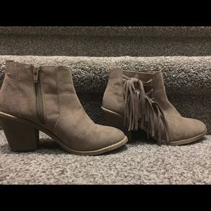 Faded glory ankled Heeled brown boots.